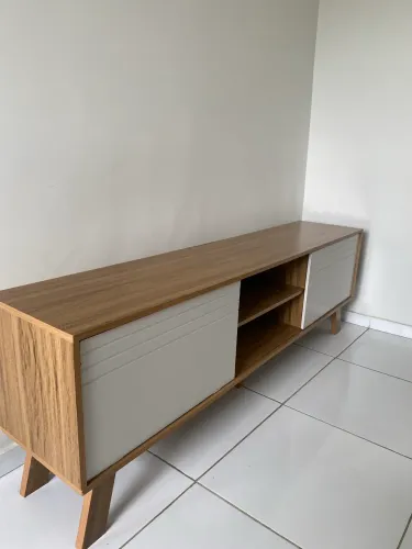 Rack Freijó com Off White R$ 300,00