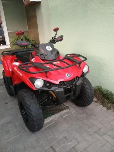 Quadriciclo can-am 4x4