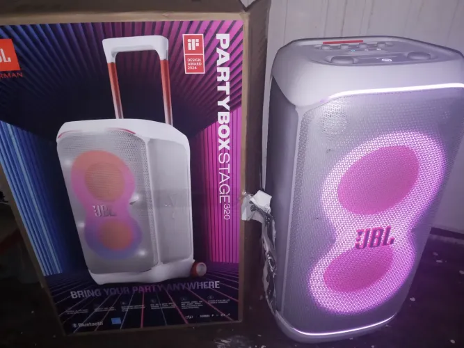 CAIXA JBL 320 branca SEMI NOVA COM DOCUMENTO 