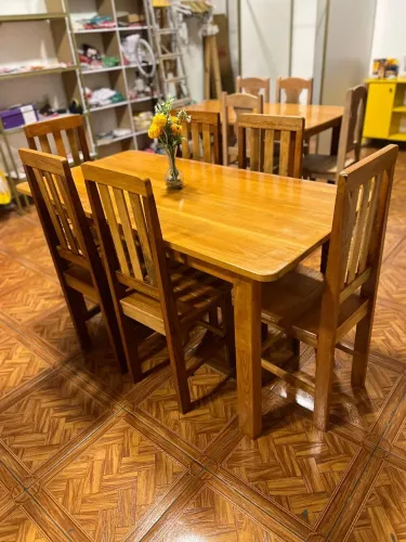 Promoção Mesa de jantar Madeira de lei nova. Entregamos 