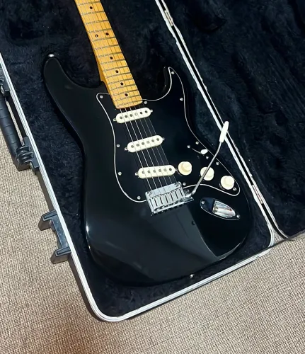 Guitarra Strato Fender American Standard 1995 com Hard Case Fender