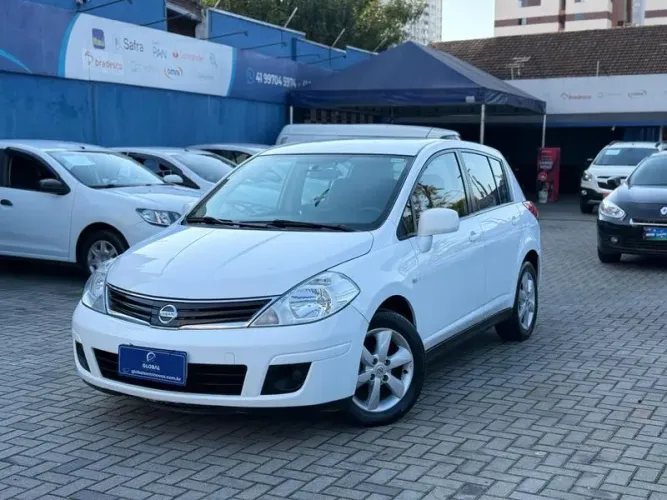 Nissan Tiida S 1.8/1.8 Flex 16V Mec. 2012