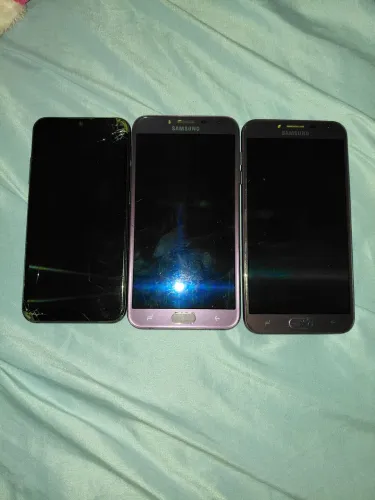 Carcaça de 3 celulares Samsung 