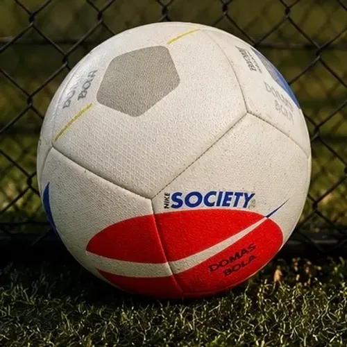 Bola de society Nike em excelentes condições