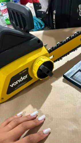 Eletroserra Vonder 2000w