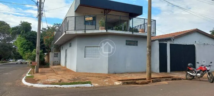 SALÃO COMERCIAL COM RESIDÊNCIA NO PISO SUPERIOR