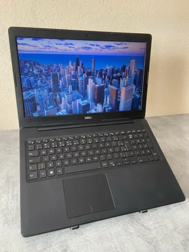 Notebook Dell i5 8ª Geração / UHD Graphics / 8GB RAM / 256GB SSD / Tela 15.6? FullHD
