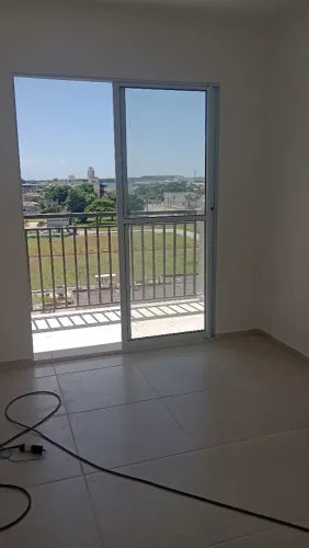 2 quartos frente, sol da manhã