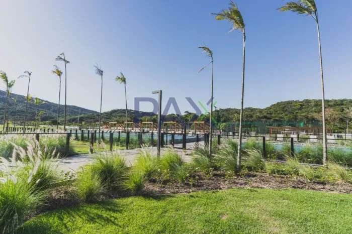 Lote de 336m² à venda no Reserva da Pedra