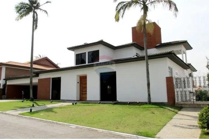Casa de Alto Padrão para Locação com 4 suítes, 620m² no Residencial Alphaville Cinco 05