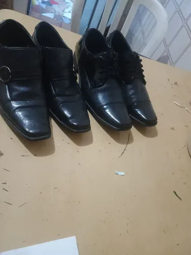 Sapatos masculino semi novos 