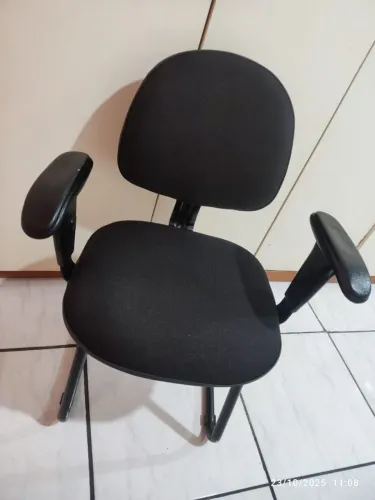 Cadeira Executiva braço regulável 