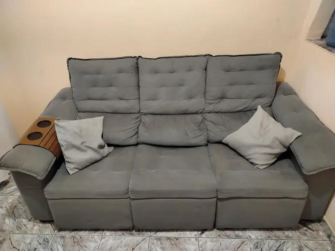 SOFÁ RETRÁTIL 2,10M