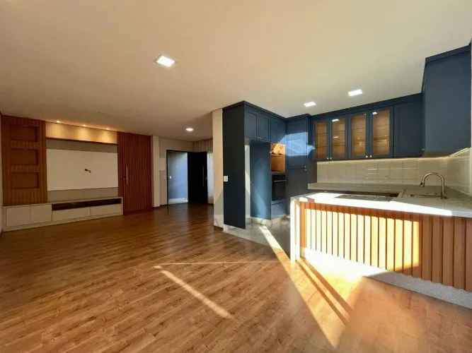 Casa com 4 dormitórios à venda, 253 m² por R$ 950.000,00 - Centro - Itapetininga/SP