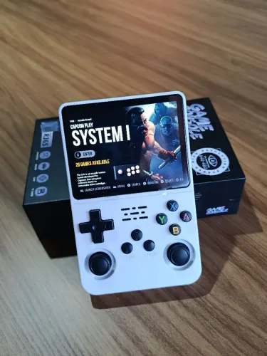 Console Portátil R36S Retrô com +15.000 Jogos | Tela IPS 3.5" | 1 GB de Ram