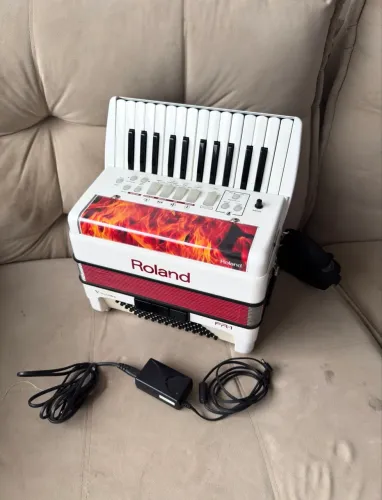 Acordeon Roland FR1 + Bag Roland Original Novíssima 