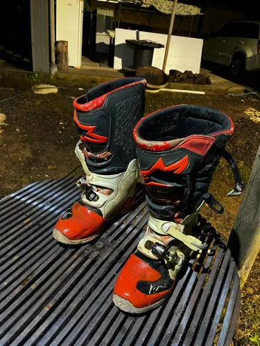 Vende-se bota