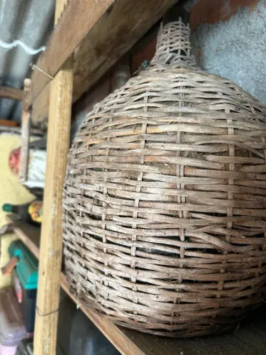 Garrafão de vinho antigo