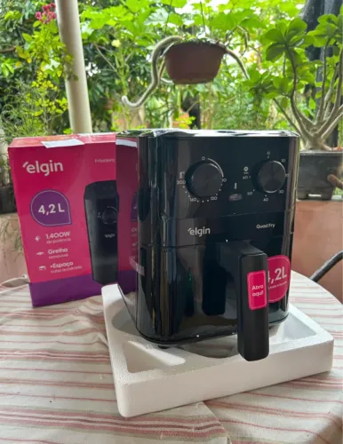 Fritadeira Elétrica Air Fryer 4,2L Nova na Caixa