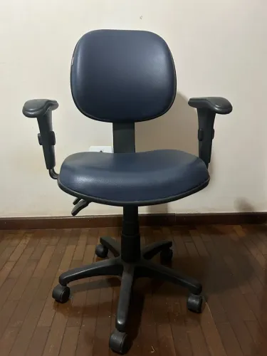 Cadeira de Escritório Seminova