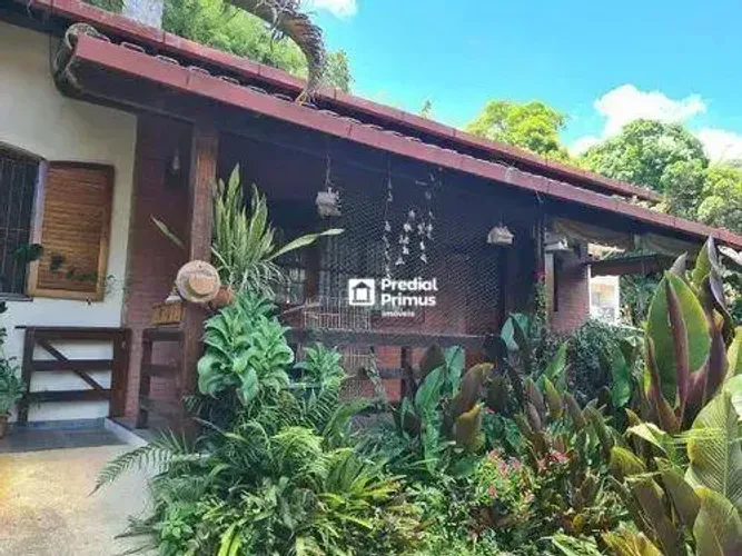 Casa Ampla com Quintal Excepcional em Cantagalo  Conforto, Espaço e Potencial de Valorizaç