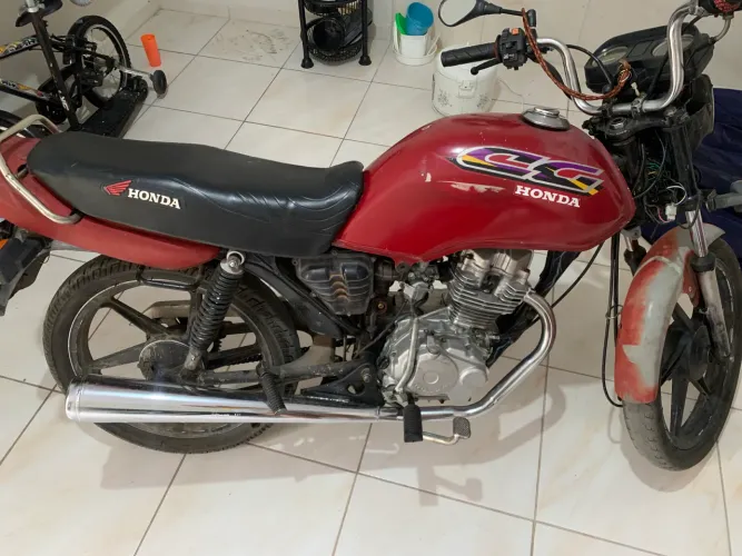 VENDO OU TROCO MOTO CG 99 SEM RESTRIÇÕES MOTOR ZERO TRANSFERE