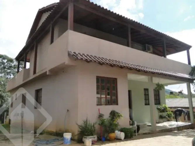 Excelente Sítio na Zona Sul de Porto Alegre no bairro Aberta dos Morros