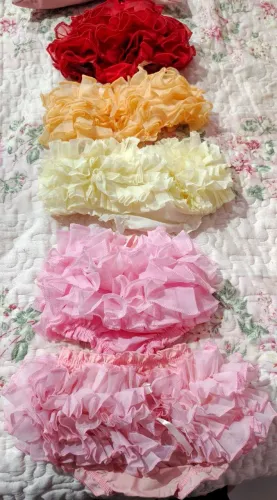 Calcinha infantil de bebê - Babado