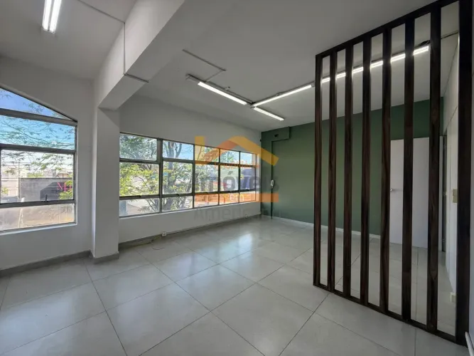 Locação de Sala Comercial de 93m² no Jardim Girassol em Americana-SP com 3 Salas e Vaga de