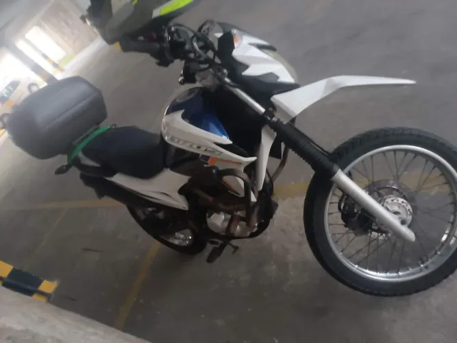  Moto Broz branca com azul 