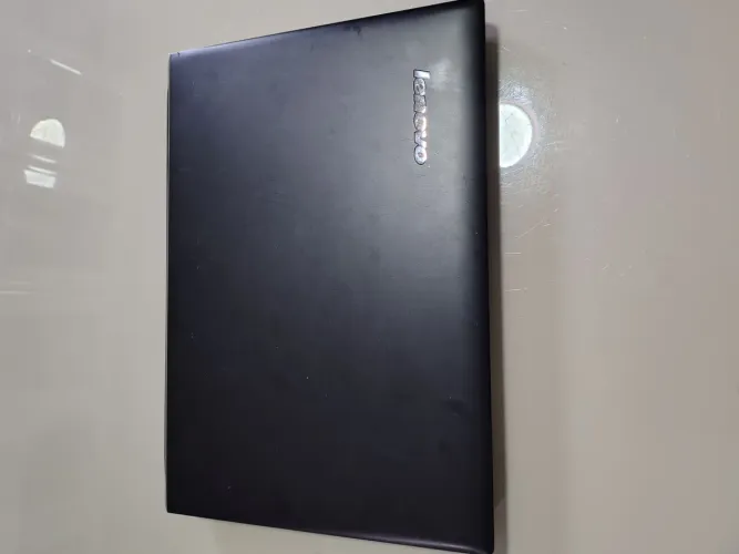 Notebook Lenovo avariado