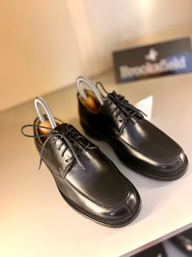 Sapato social infantil brooksfield.