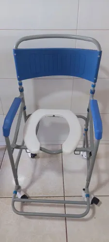VENDO CADEIRA DE BANHO NOVA - NÃO ENTREGO !!!