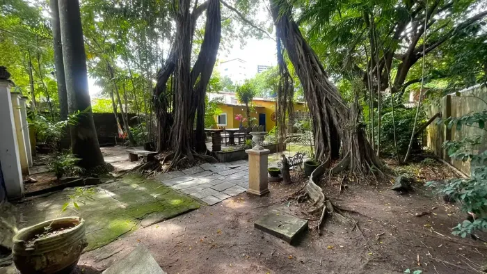 TERRENO EM SANTANA (CASA FORTE), 475 M², ÀS MARGENS DO RIO, ÁRVORES PRESERVADAS