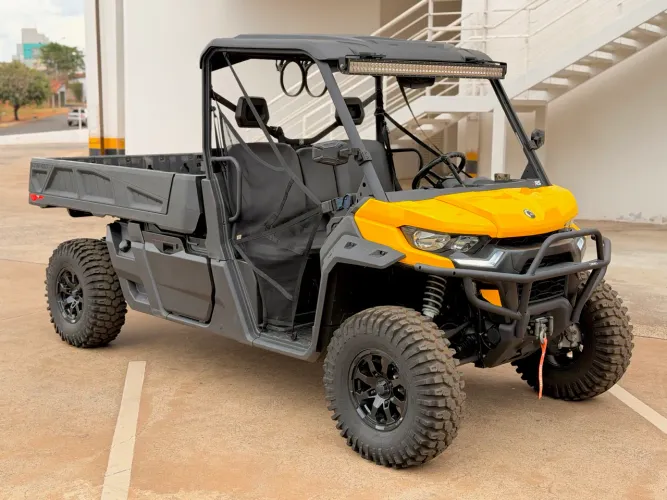 Can-am Defender HD10 Pro 2023