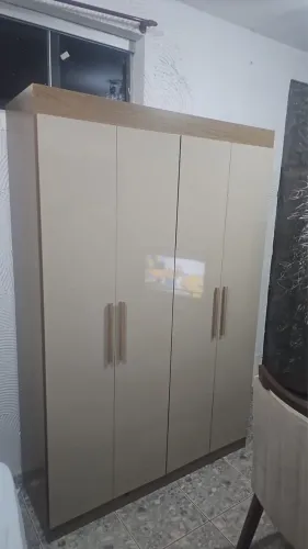 Guarda roupas NOVINHO! 2 portas usado por menos de mes