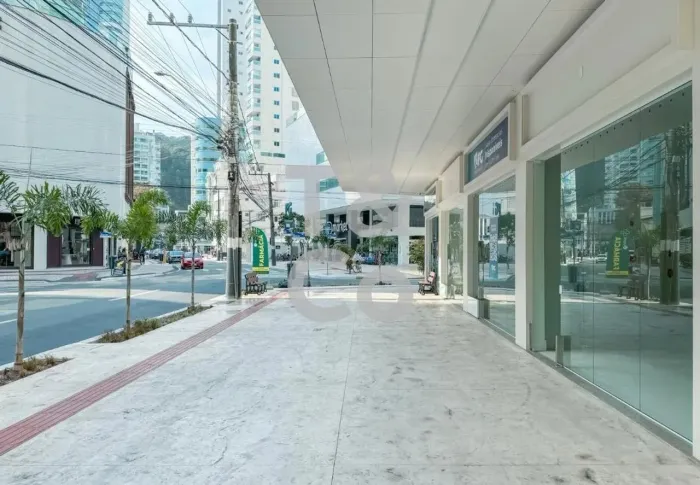 Salão Comercial Para Locação Na Avenida Brasil No Skyline Tower Em Balneário Camboriú