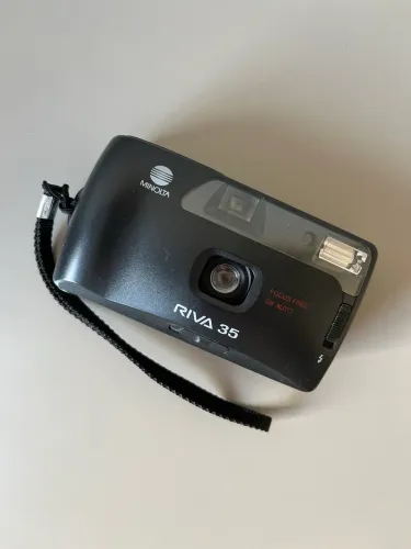 Câmera Analógica Minolta Riva 35