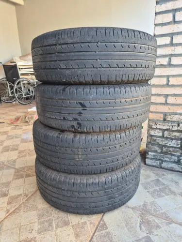 4 pneus 215/60/R17