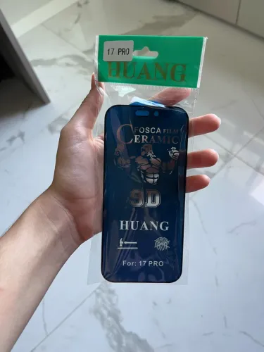 Vendo película fosca e de cerâmica para iPhone 17 pro.