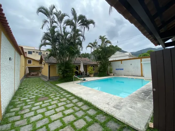 Excelente ponto comercial próximo ao centro do Vargem Grande/RJ