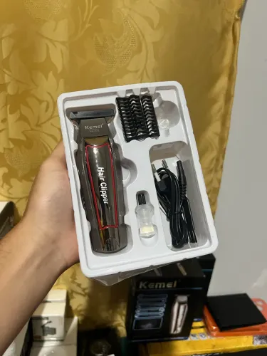 MÁQUINA DE ACABAMENTO KEMEI