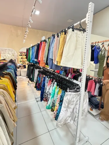 Expositor de roupas