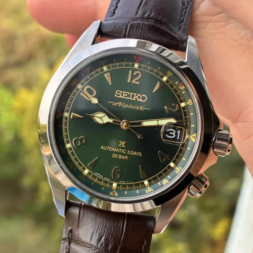 Relógio Seiko Alpinist SPB507 J1 verde em estado de novo