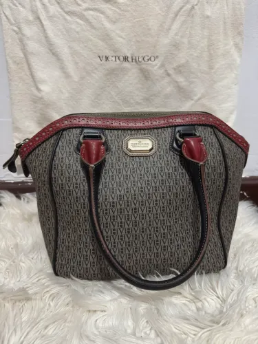 Bolsa Victor Hugo Preta e Vermelha