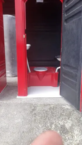 banheiros portáteis e guaritas e quiosques