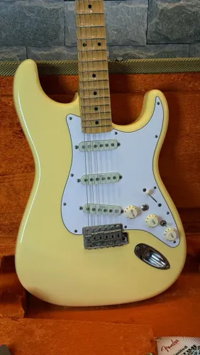 Guitarra Fender Yngwie Malmsteen