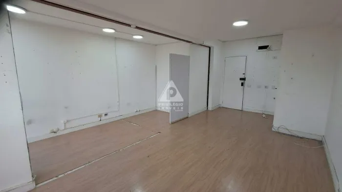 Sala com vaga na Barra da Tijuca