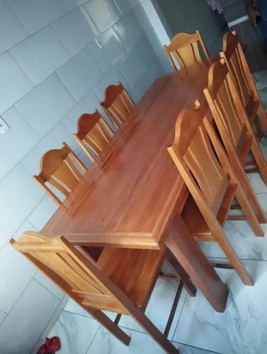 Conjunto de mesa de jantar em madeira maciça Tatajuba 