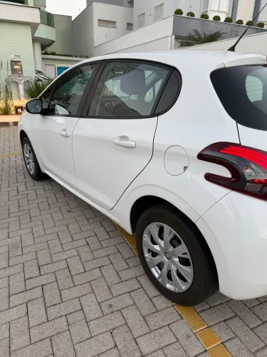 Peugeot 208 Active 1.2 Flex 12V 5P Mec. 2017